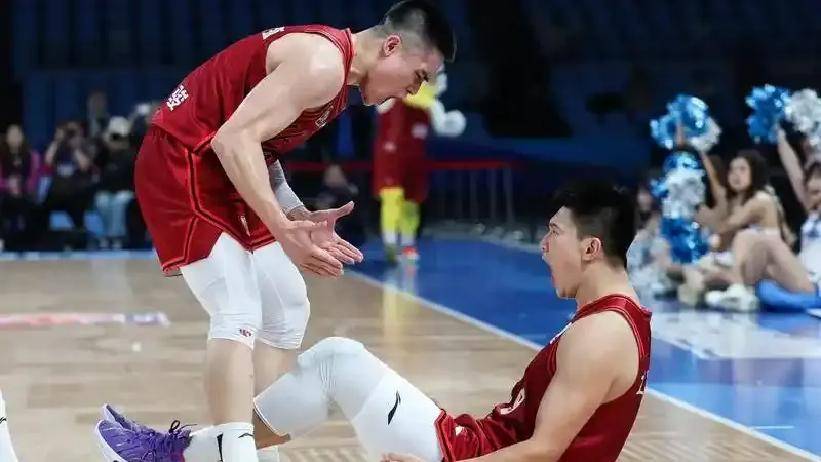 kaiyun-纽约尼克斯训练开放日，转会期扳平良机引欢呼，CBA常规赛在即，身体对抗强度拉满的简单介绍